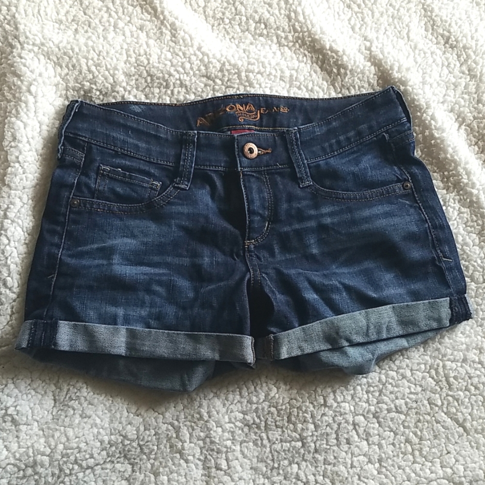 Arizona Size One Cuffed Shorts